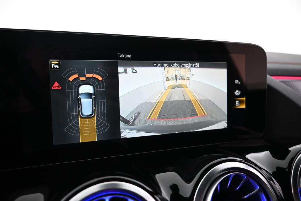 MERCEDES-BENZ EQA 2023