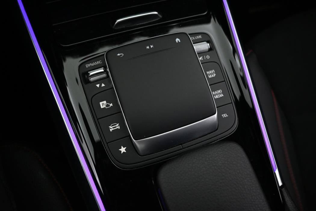 MERCEDES-BENZ EQA 2023