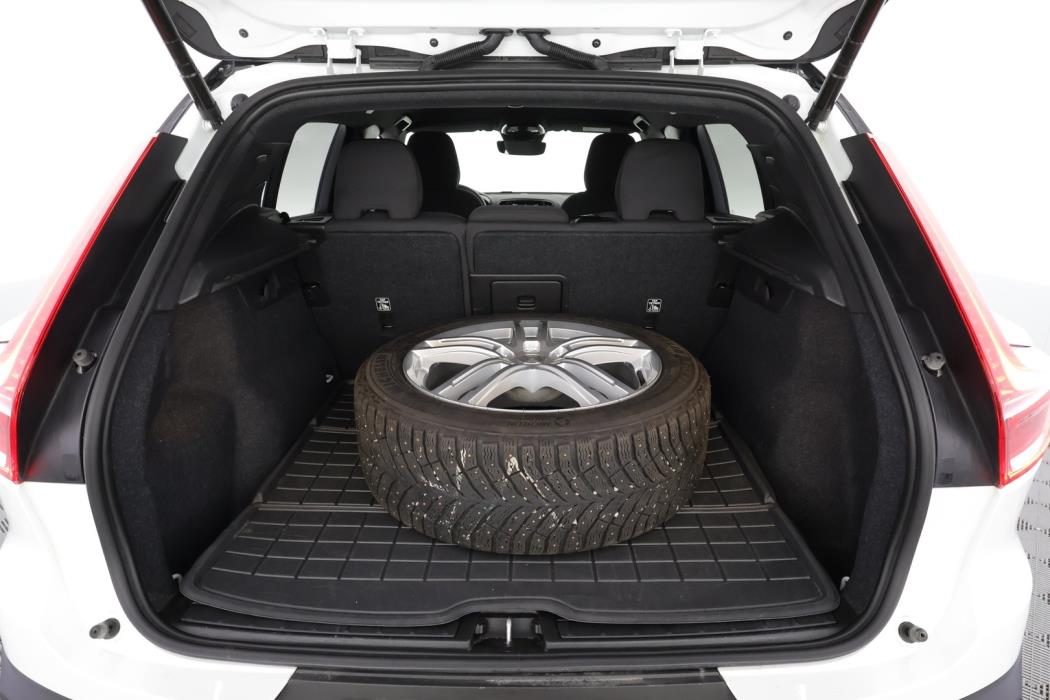 VOLVO XC40 2023