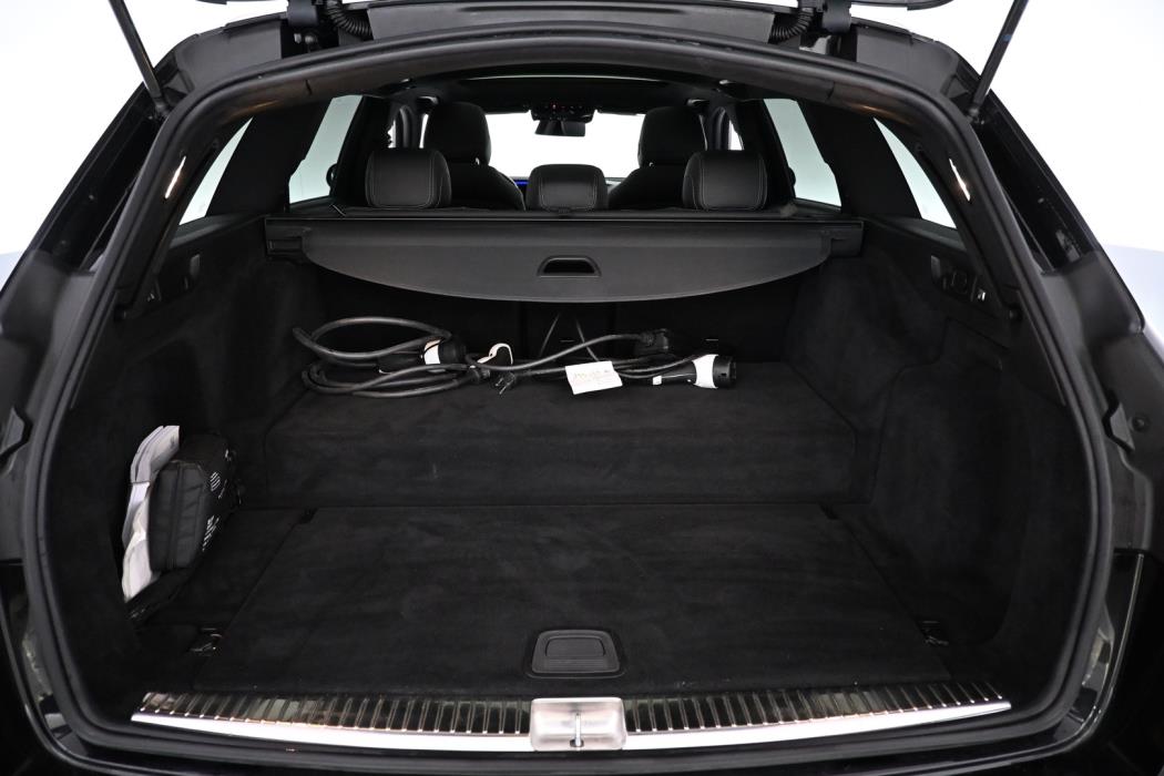 MERCEDES-BENZ E 2021