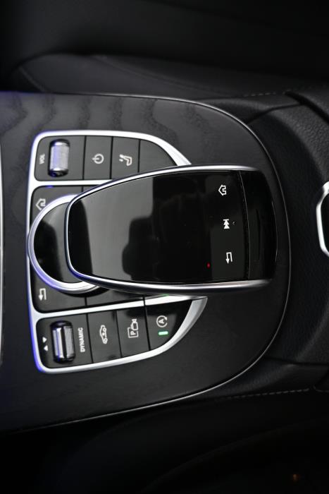 MERCEDES-BENZ E 2019