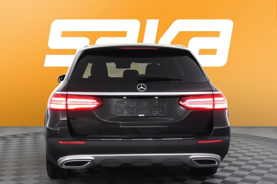 MERCEDES-BENZ E 2019