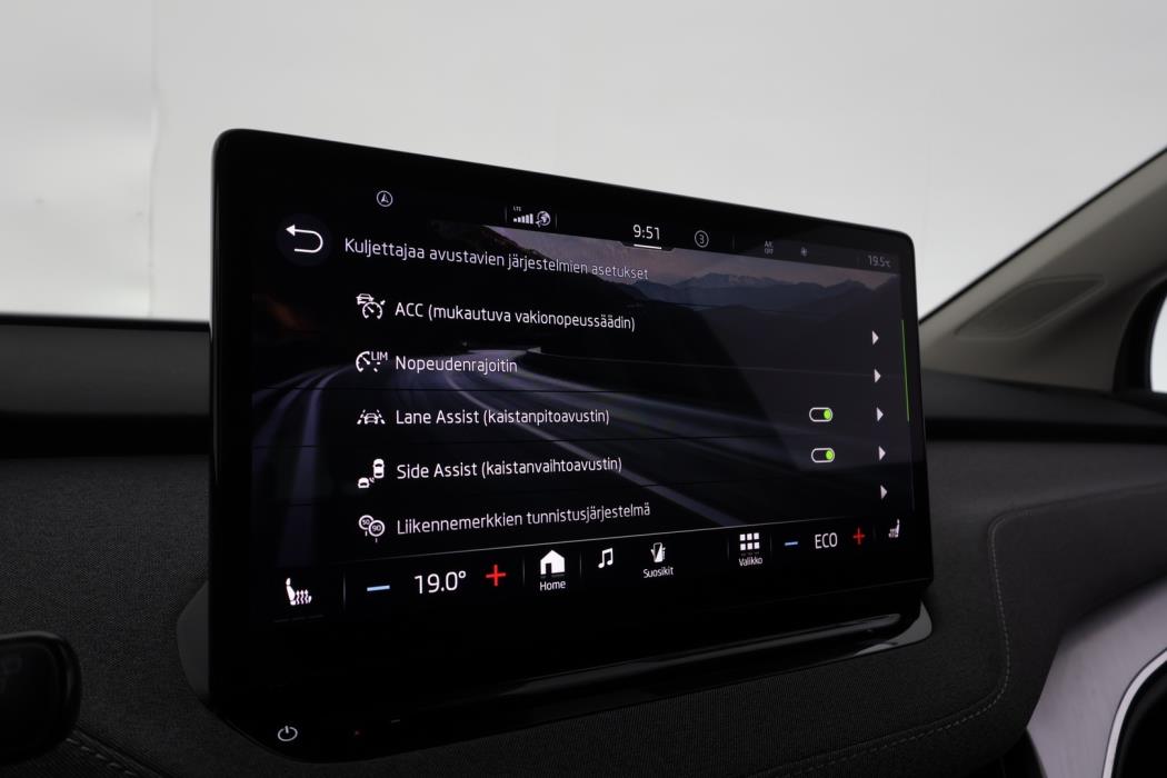 SKODA Enyaq 2023