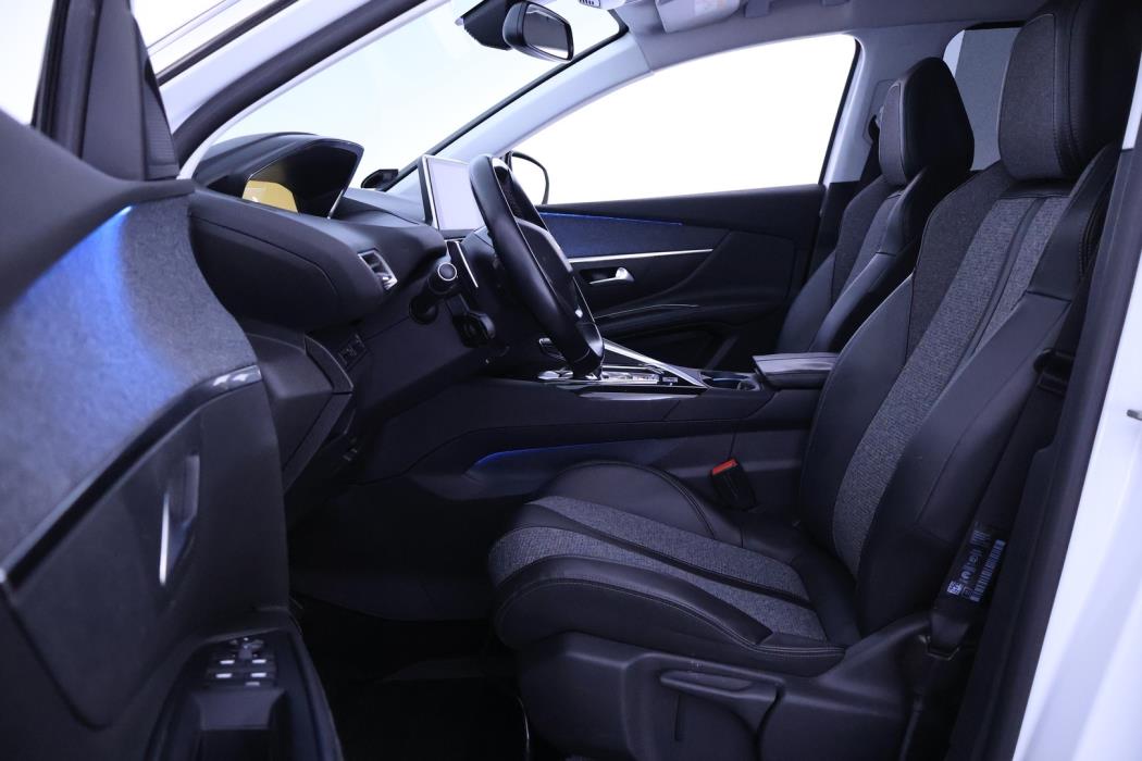 PEUGEOT 5008 2018