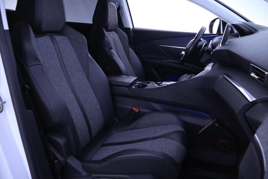 PEUGEOT 5008 2018