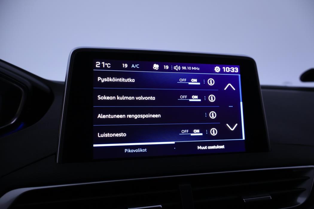 PEUGEOT 5008 2018