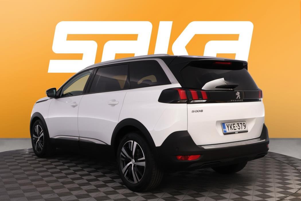 PEUGEOT 5008 2018