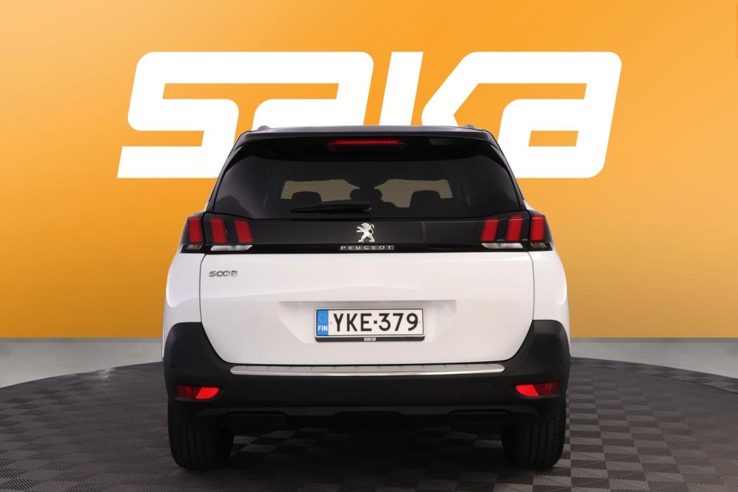 PEUGEOT 5008 2018