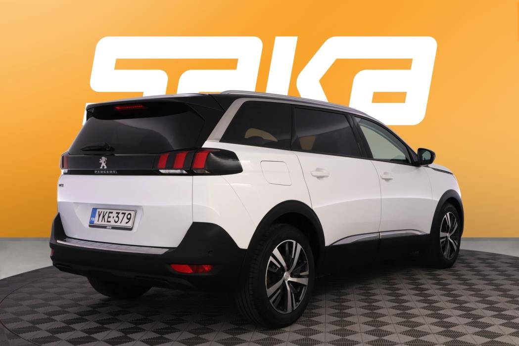 PEUGEOT 5008 2018