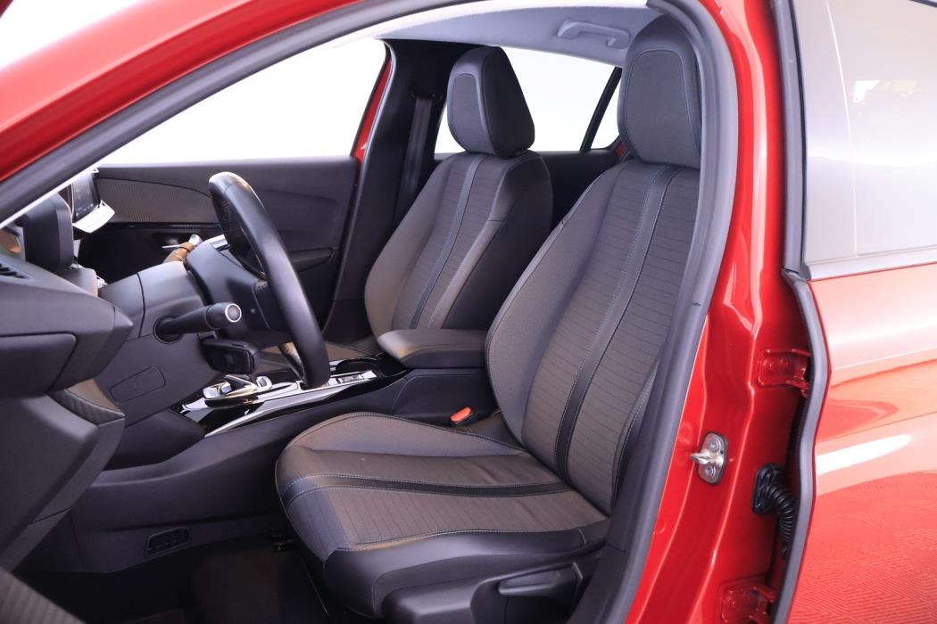 PEUGEOT e-208 2021