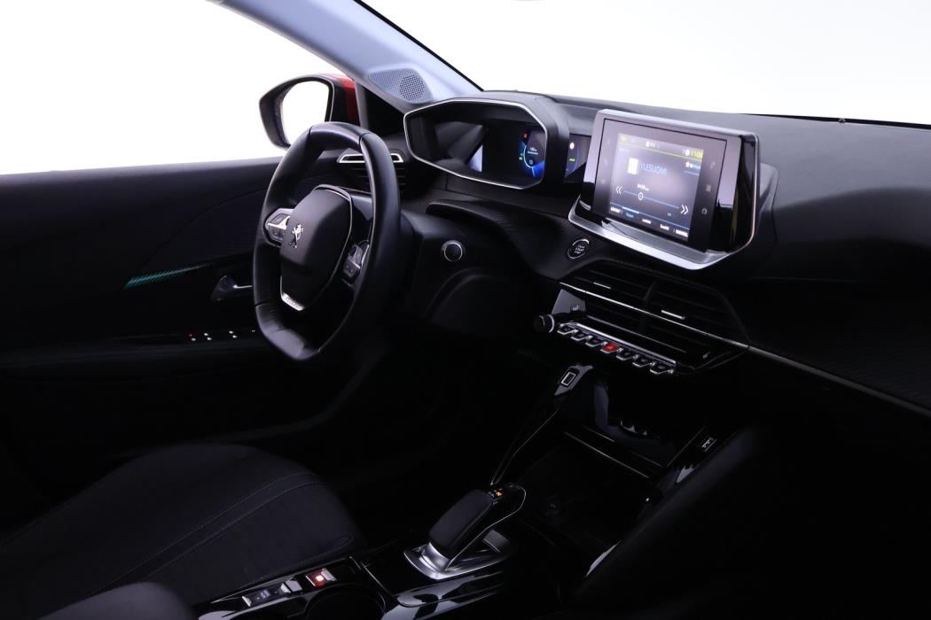 PEUGEOT e-208 2021