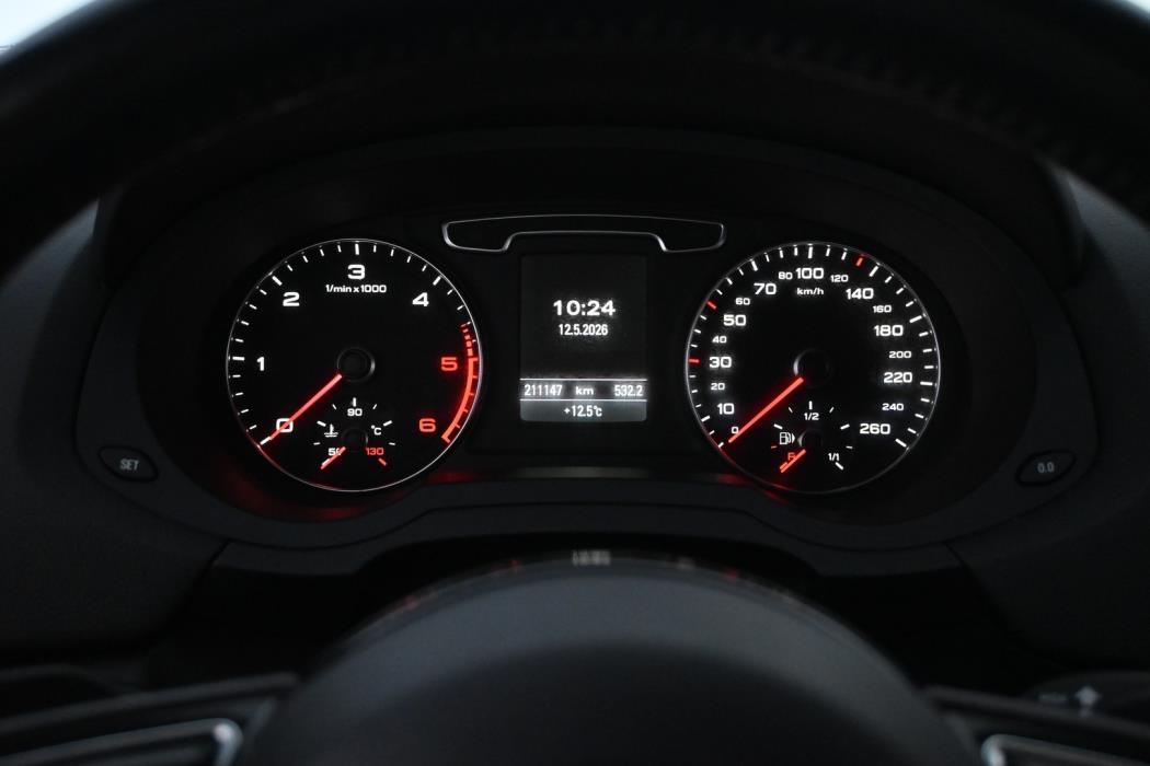 AUDI Q3 2012