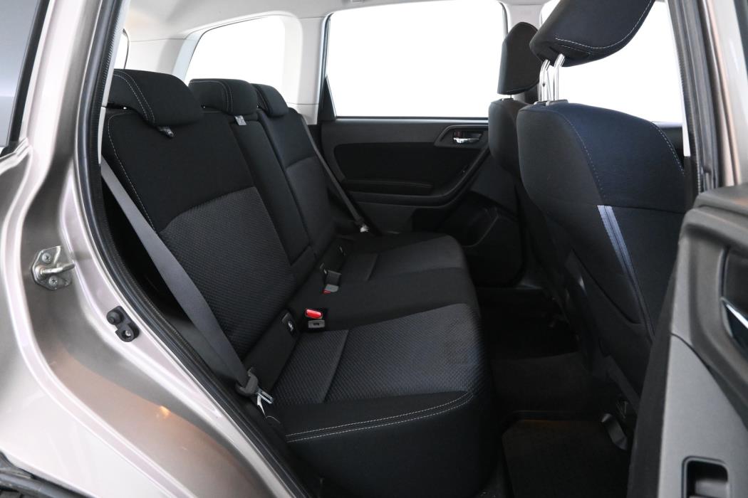 SUBARU Forester 2015