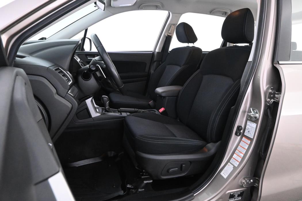 SUBARU Forester 2015