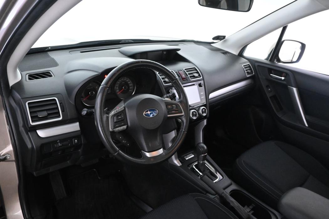 SUBARU Forester 2015