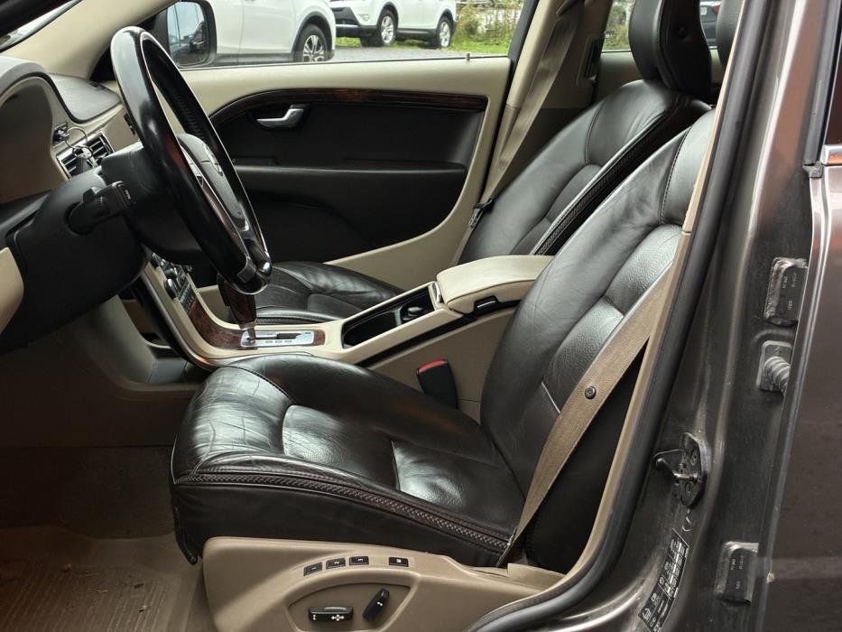 VOLVO XC70 2010