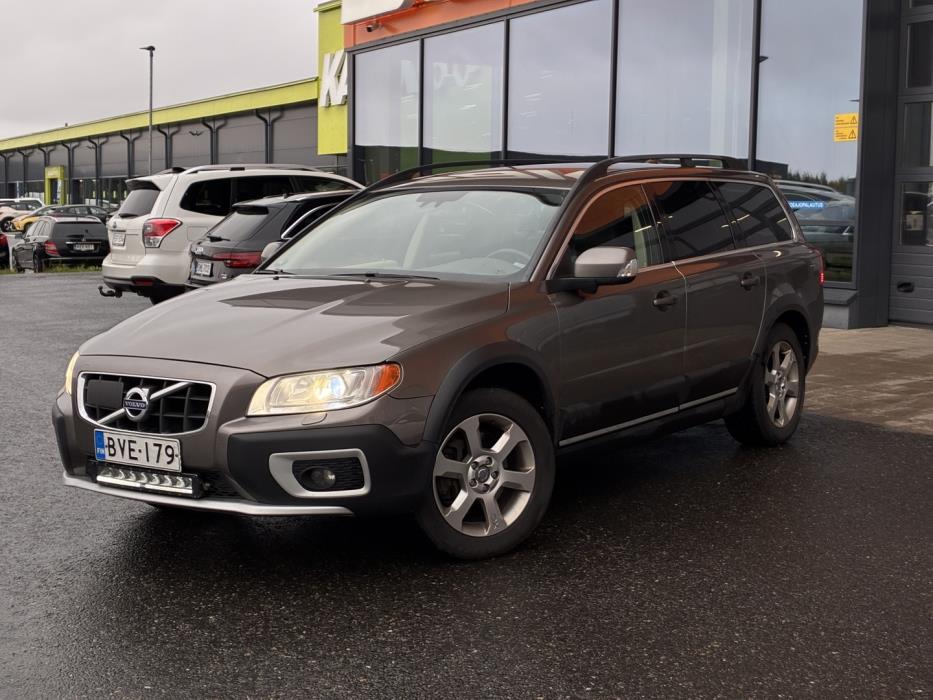 VOLVO XC70 2010