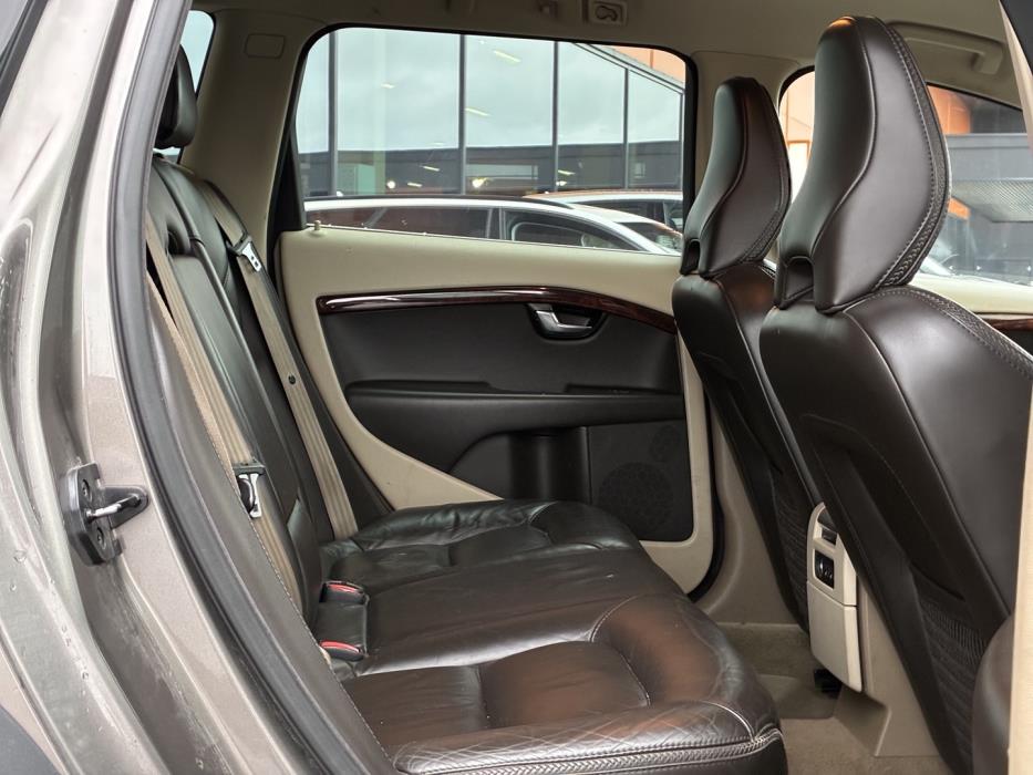 VOLVO XC70 2010