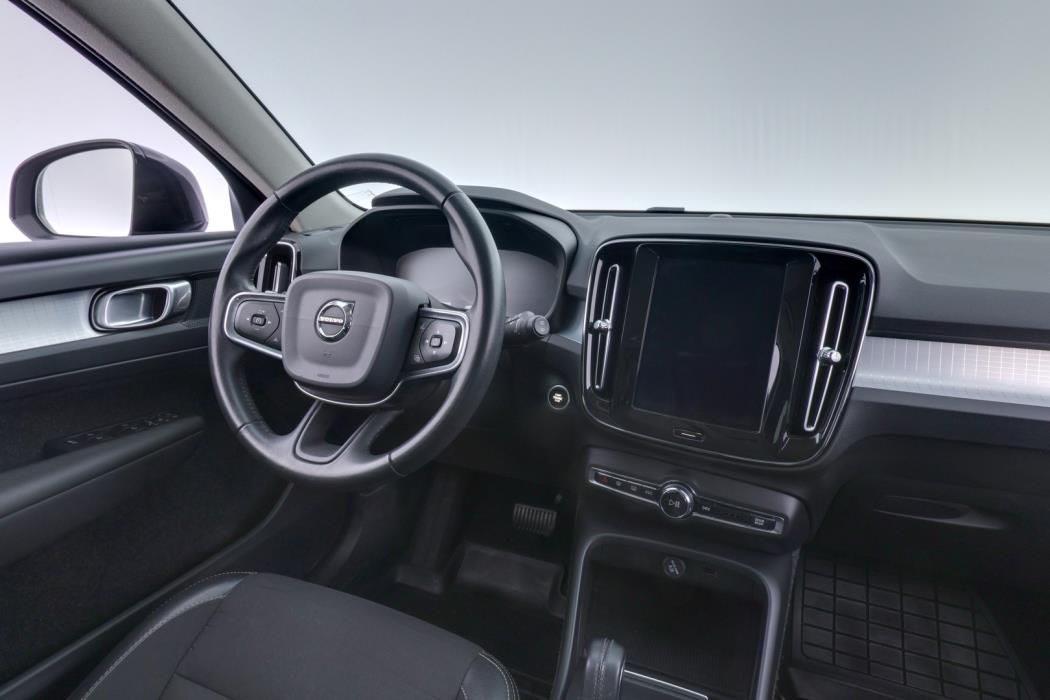 VOLVO XC40 2020