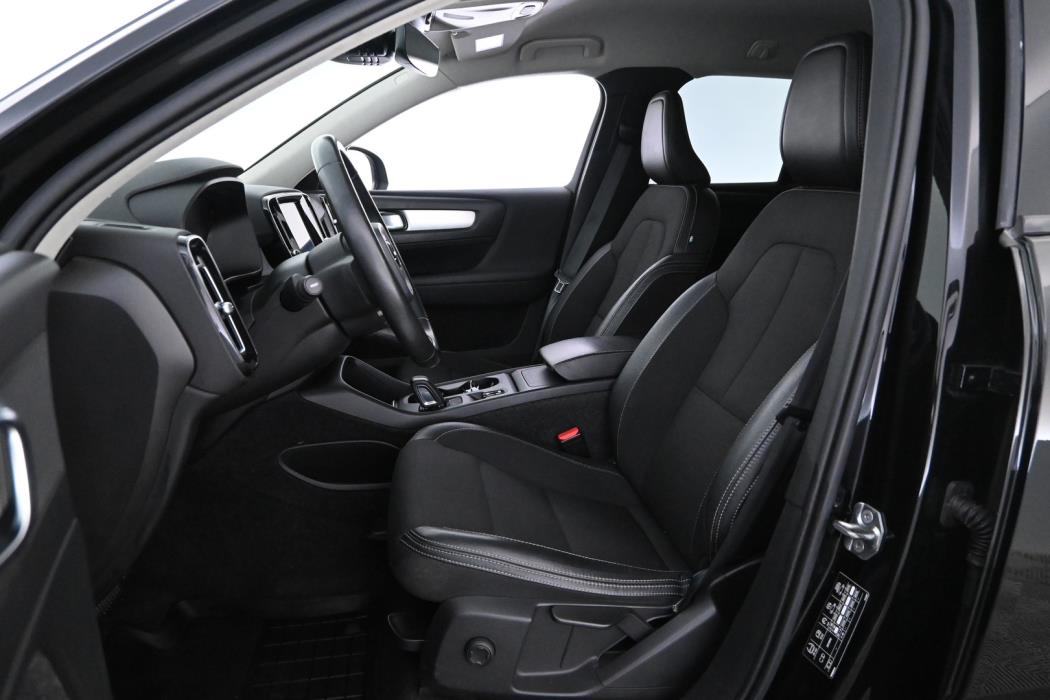 VOLVO XC40 2020