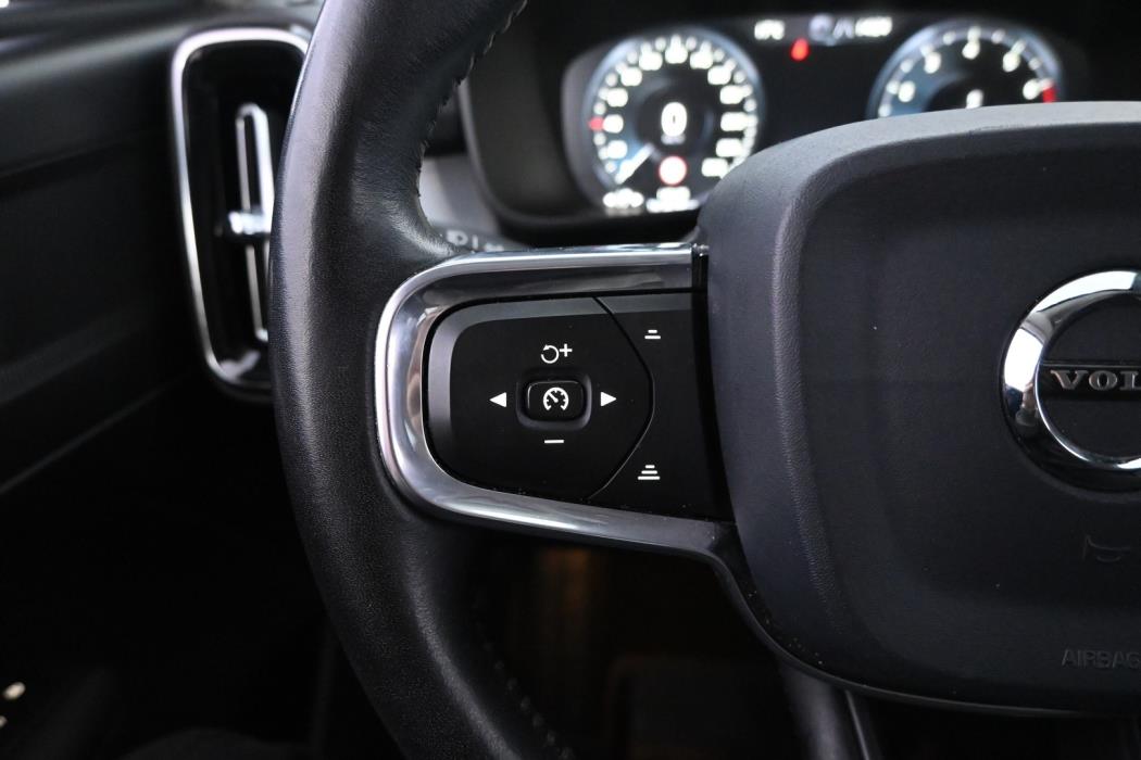 VOLVO XC40 2020