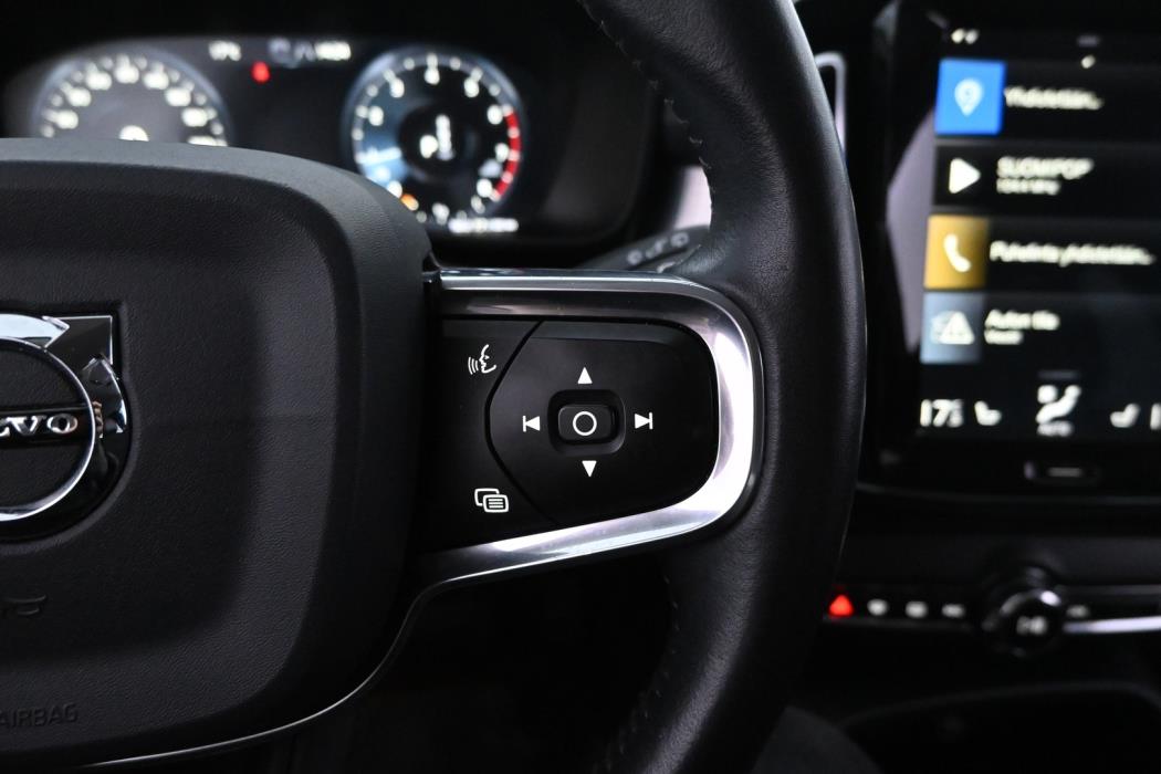 VOLVO XC40 2020