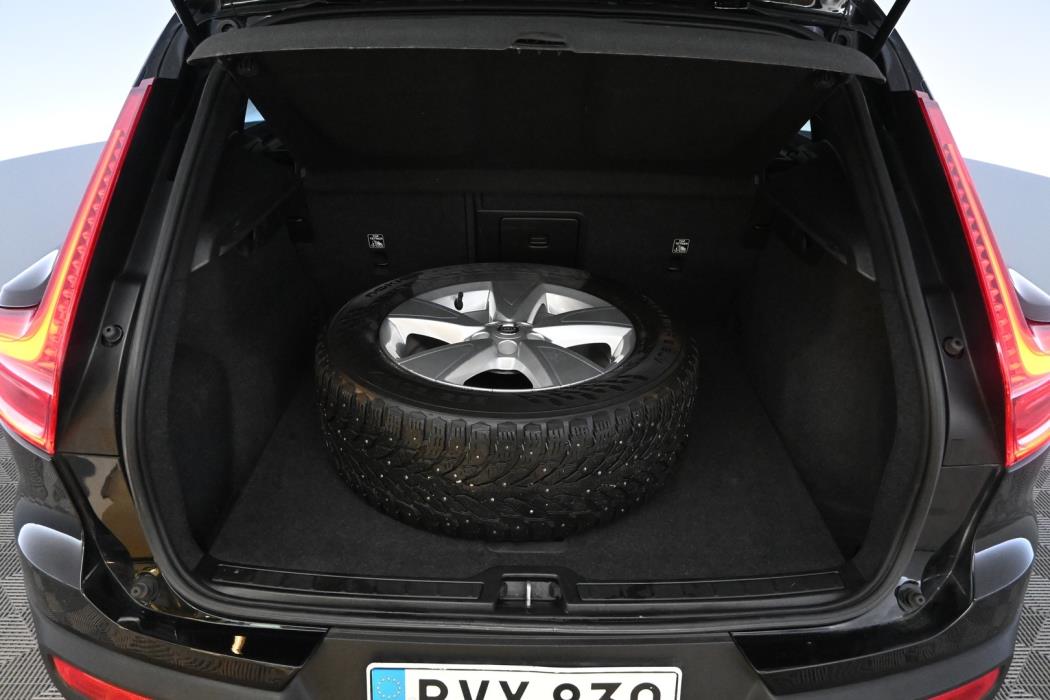 VOLVO XC40 2020