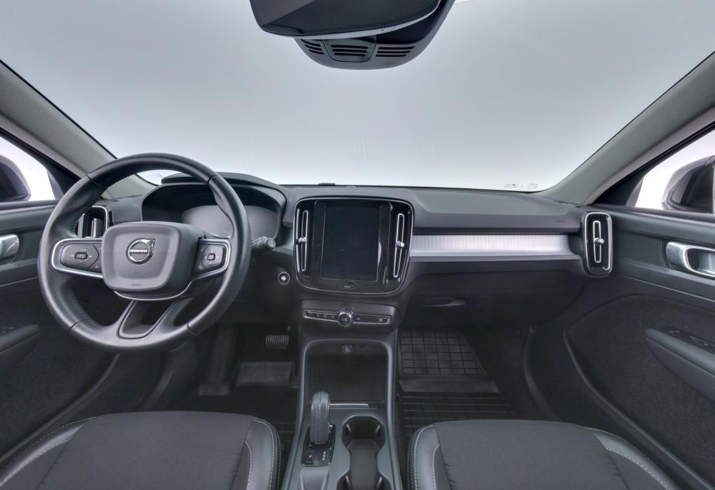 VOLVO XC40 2020