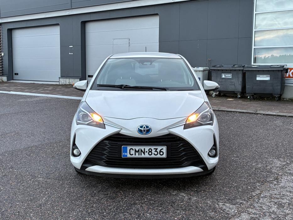 TOYOTA Yaris 2019