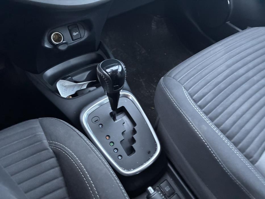TOYOTA Yaris 2019