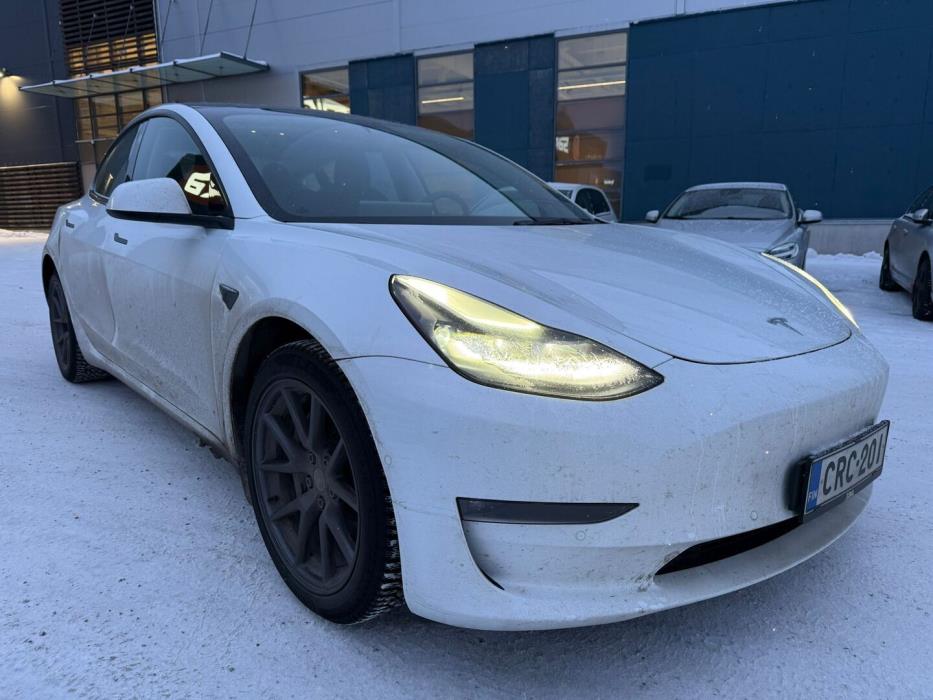 TESLA Model 3 2021