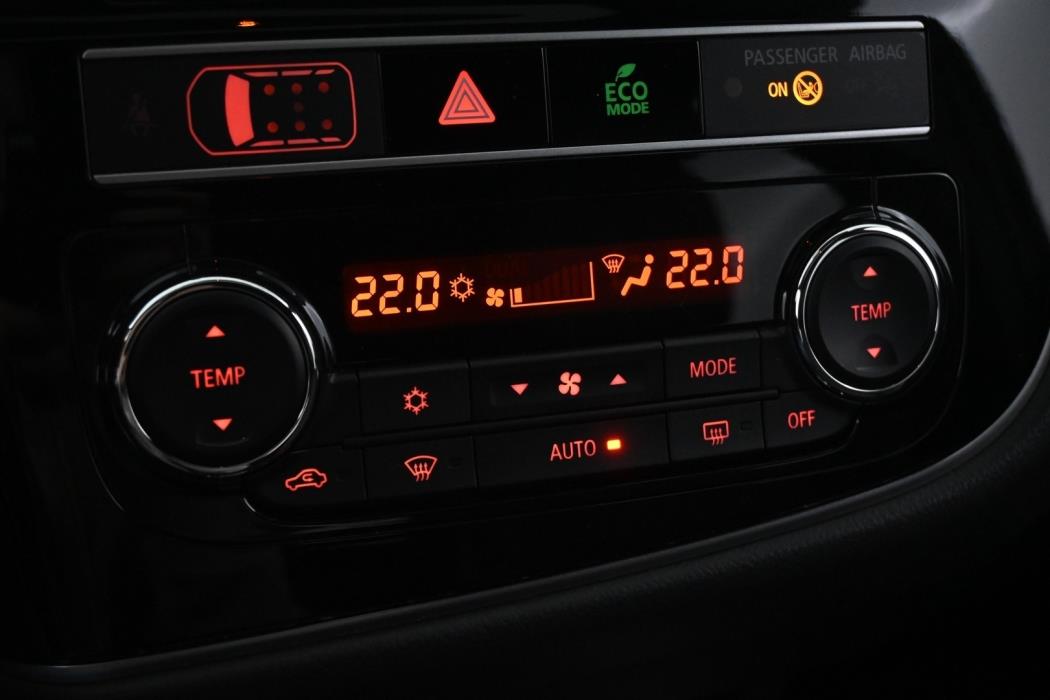 MITSUBISHI Outlander 2019
