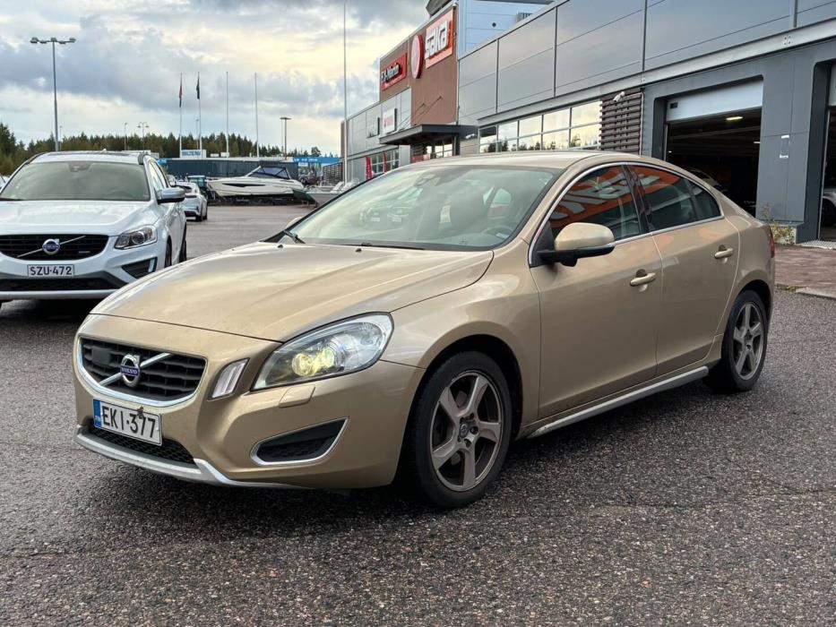 VOLVO S60 2011