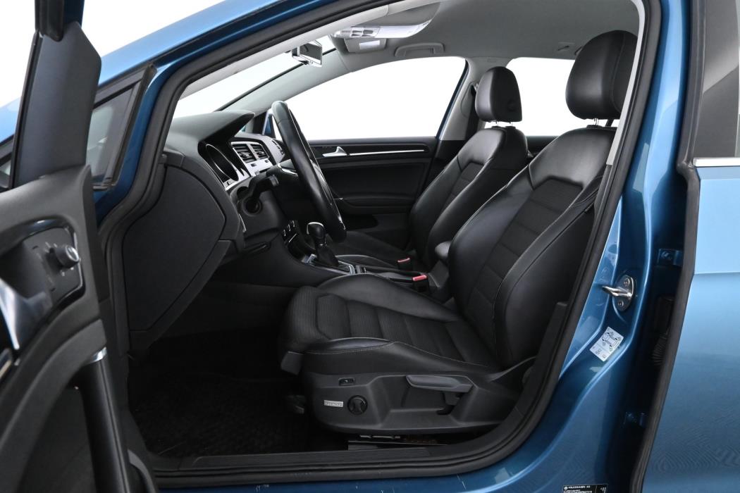 VOLKSWAGEN Golf 2014