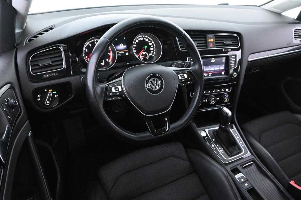 VOLKSWAGEN Golf 2014