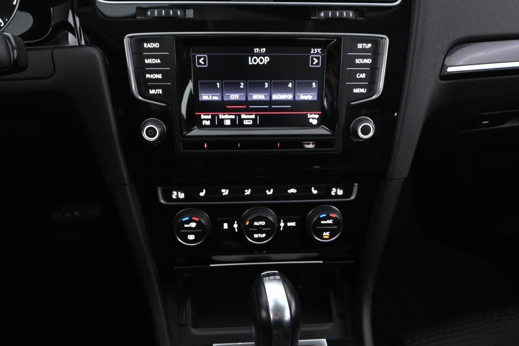 VOLKSWAGEN Golf 2014