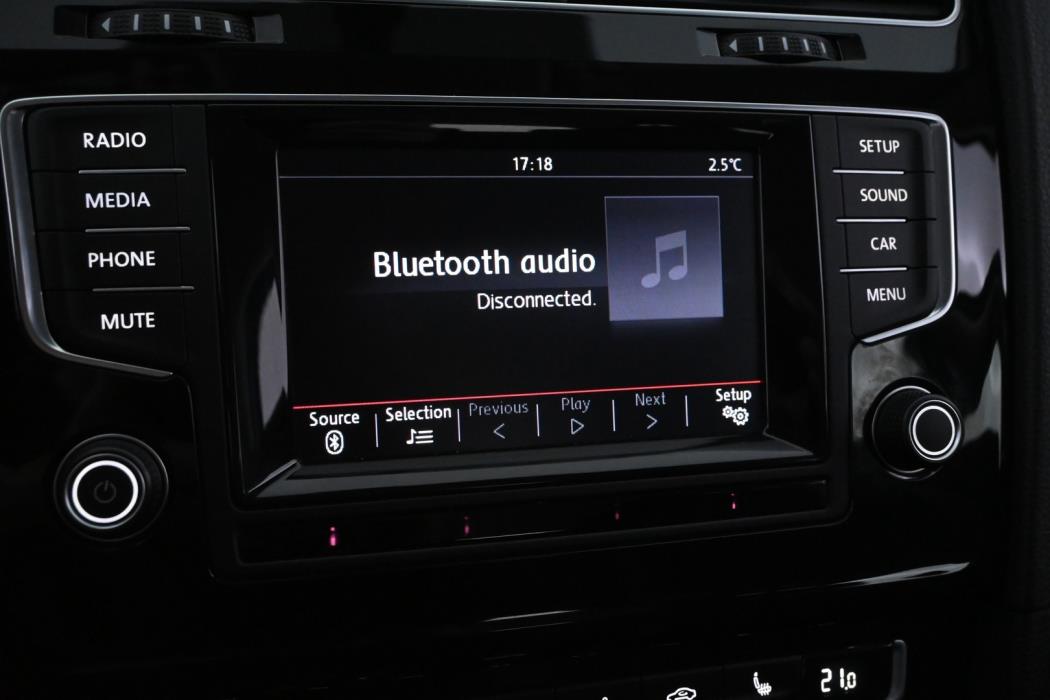 VOLKSWAGEN Golf 2014