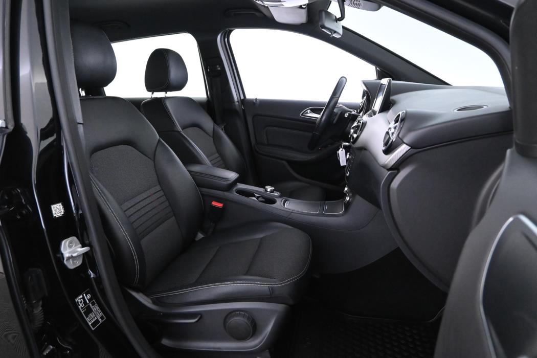 MERCEDES-BENZ B 2016