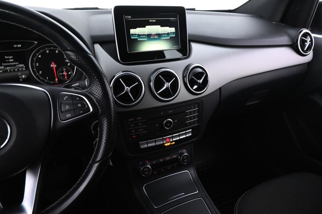 MERCEDES-BENZ B 2016