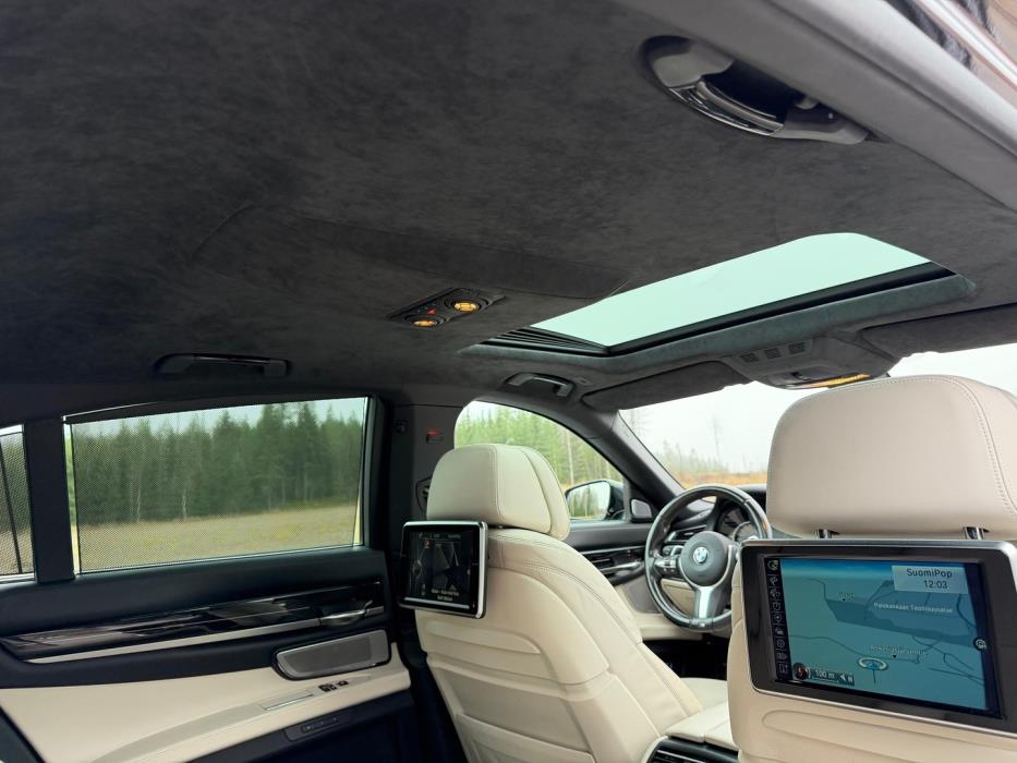 BMW 750 2013
