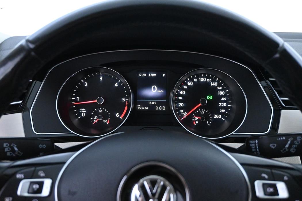 VOLKSWAGEN Passat 2017