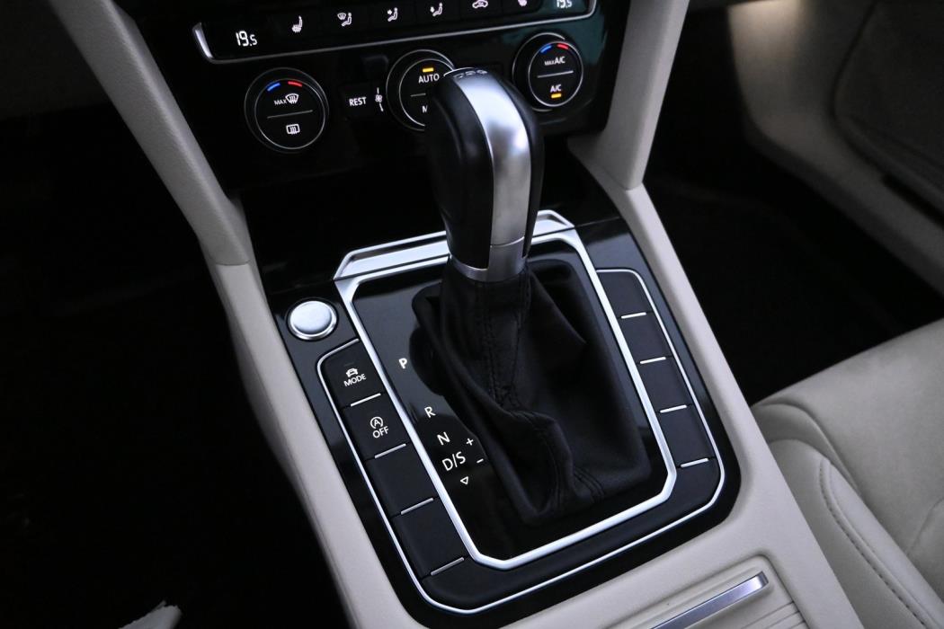 VOLKSWAGEN Passat 2017