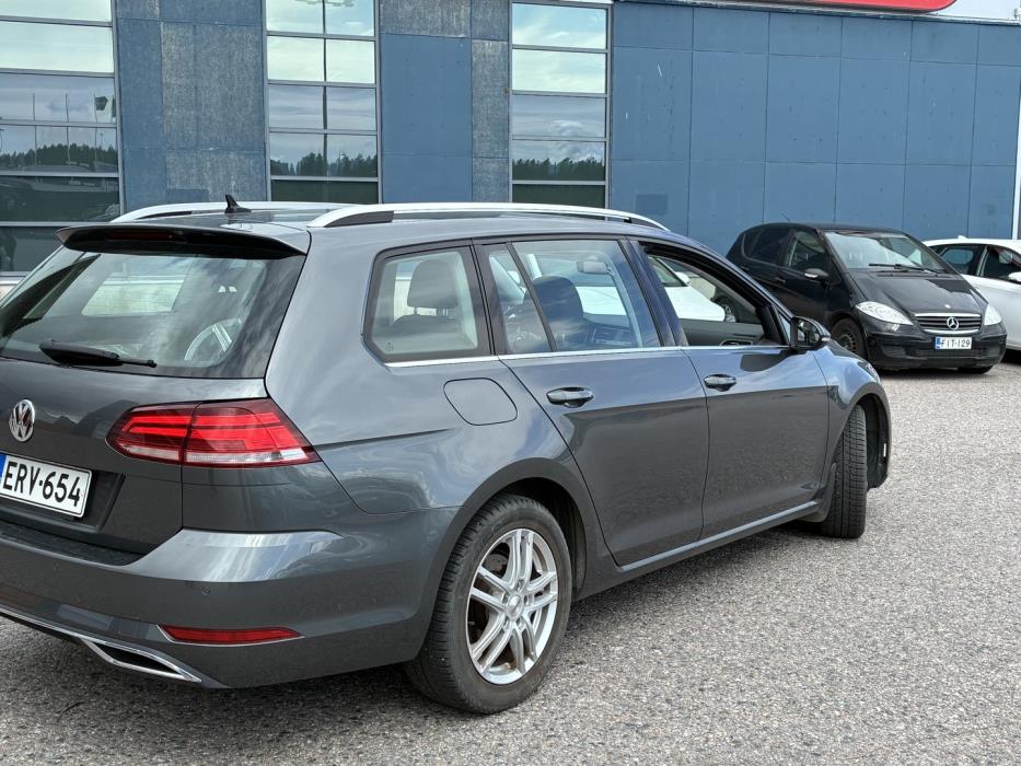 VOLKSWAGEN Golf 2020