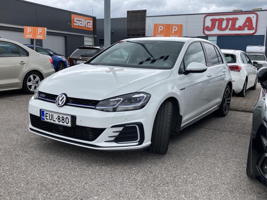 VOLKSWAGEN Golf 2020
