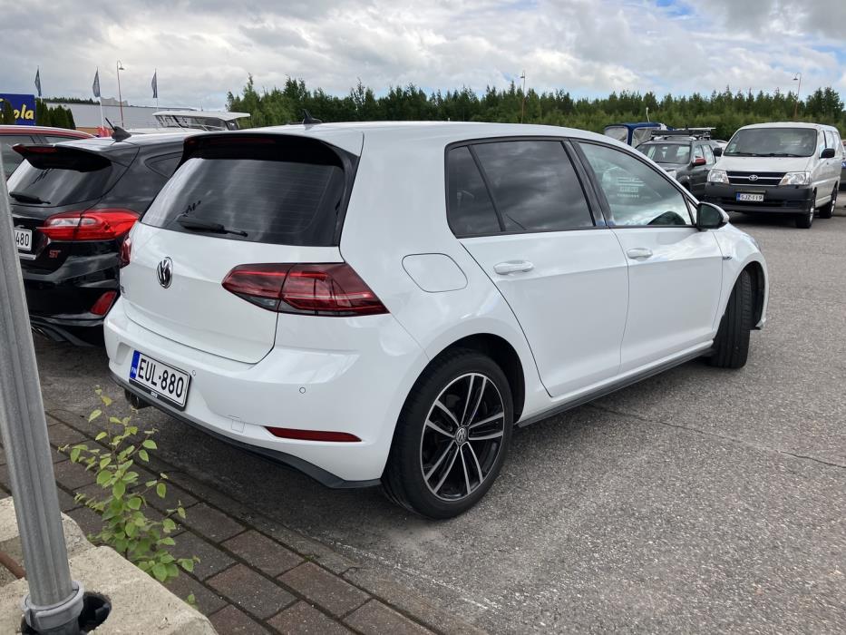 VOLKSWAGEN Golf 2020