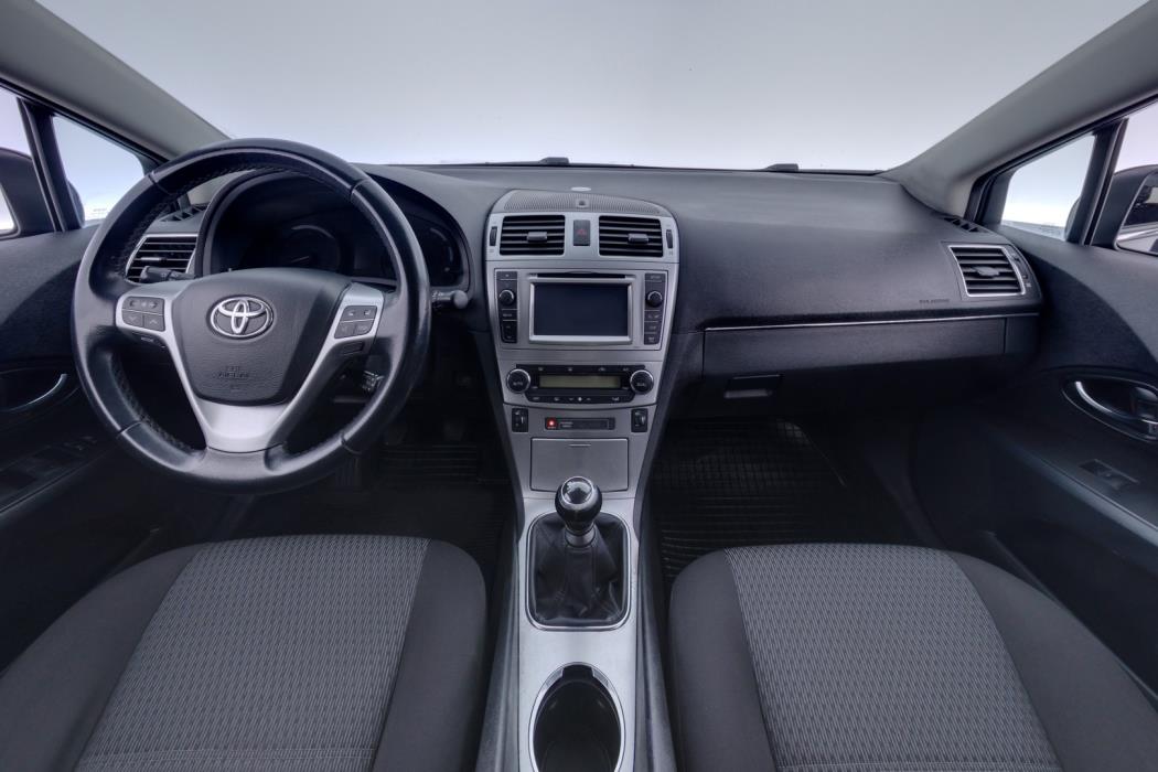 TOYOTA Avensis 2012