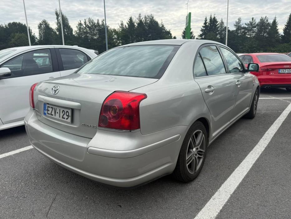 TOYOTA Avensis 2003