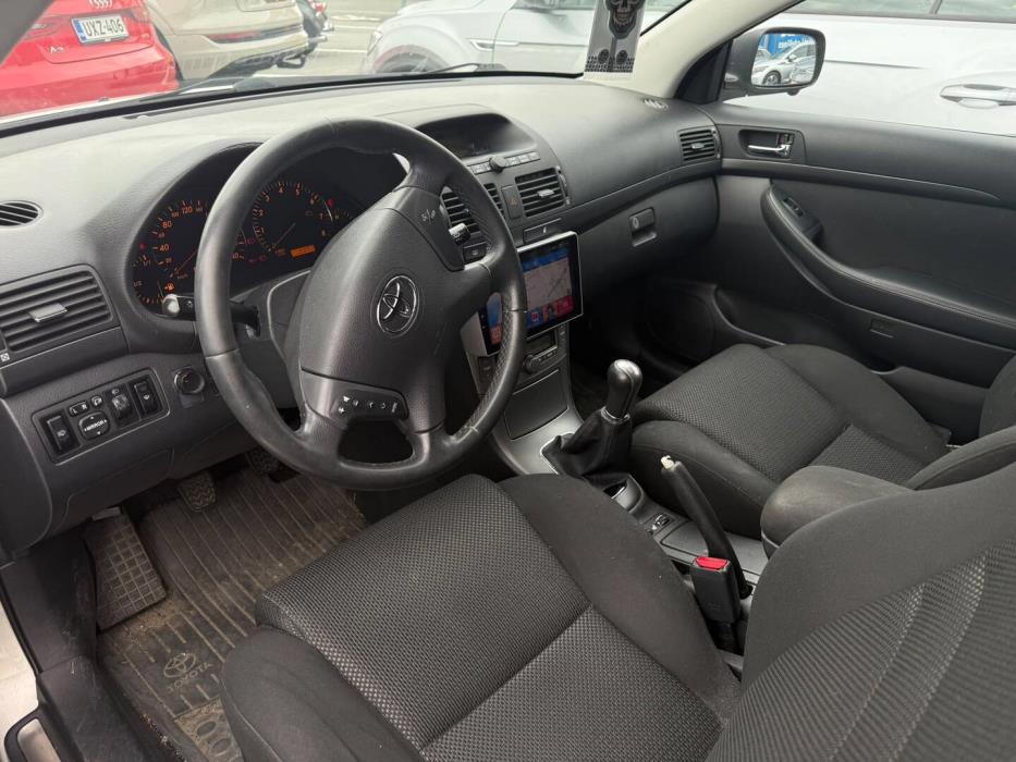 TOYOTA Avensis 2003