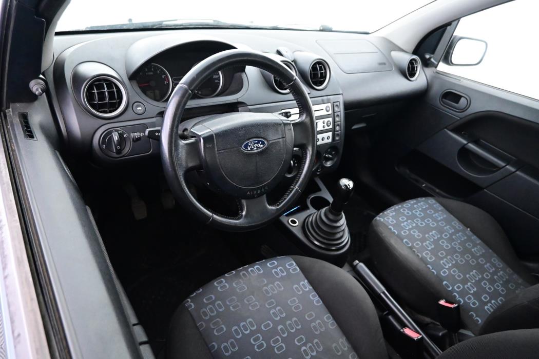 FORD Fiesta 2005