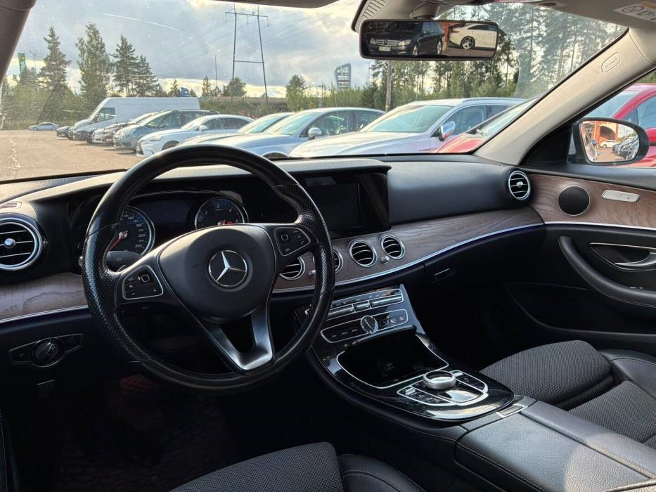 MERCEDES-BENZ E 2017